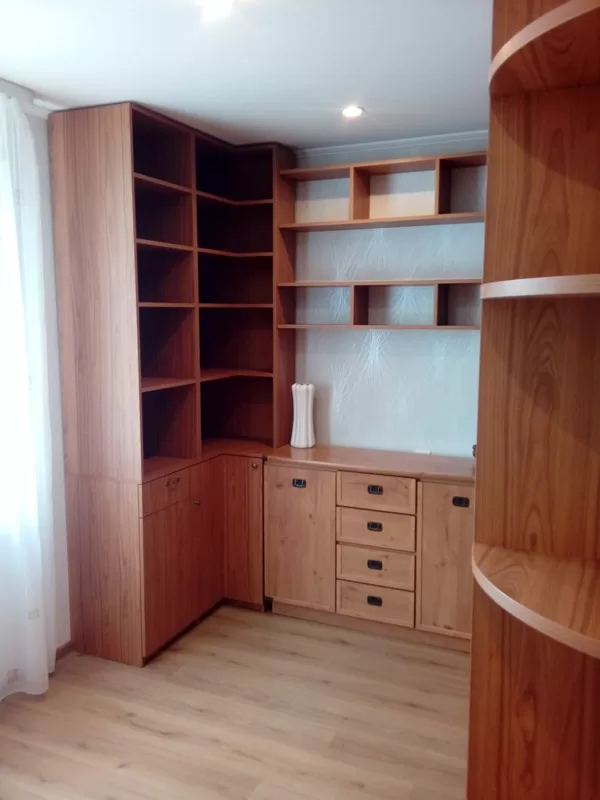 Grāmatu plaukti 02-07-2020